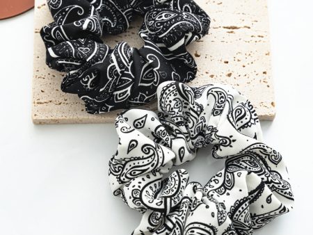 Wholesale Fabric Black and White Large Intestine Scrunchie For Sale